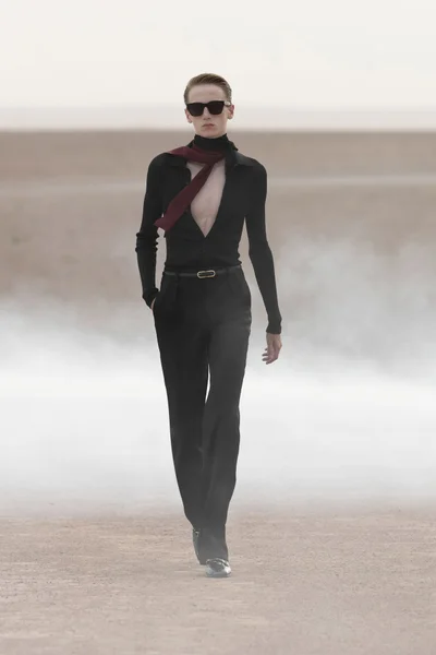 Look 15